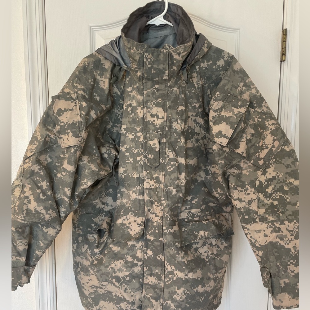 Military ARMY Cold Weather Gore-Seam Parka 8415-01-526-9181 Size Medium Regular